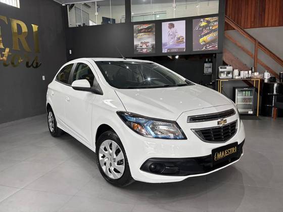 CHEVROLET ONIX 1.4 MPFI LT 8V FLEX 4P MANUAL CHEVROLET ONIX 1.4 MPFI LT 8V FLEX 4P MANUAL
